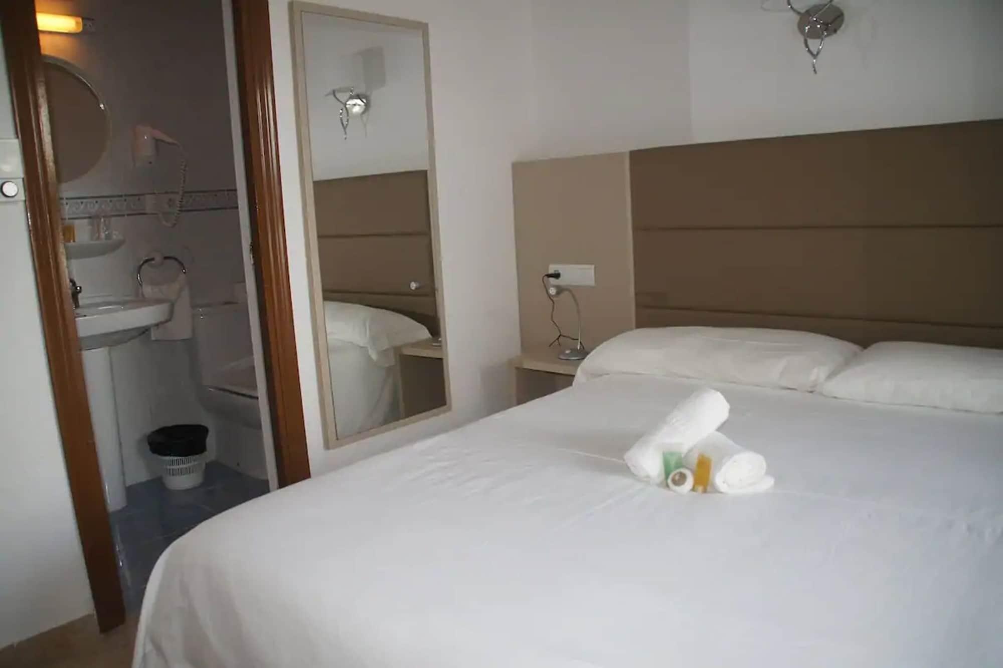 Hotel Lago Playa I Es Pujols Exterior foto